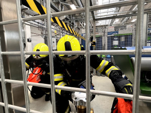 Pražští hasiči prošli cvičením, při kterém došlo k výbuchu plnírně plynů