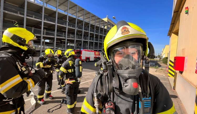 Pražští hasiči prošli cvičením, při kterém došlo k výbuchu plnírně plynů