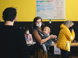 VOLBY 2021: Začíná druhý volební den. Lidé dnes zvolí nové poslance