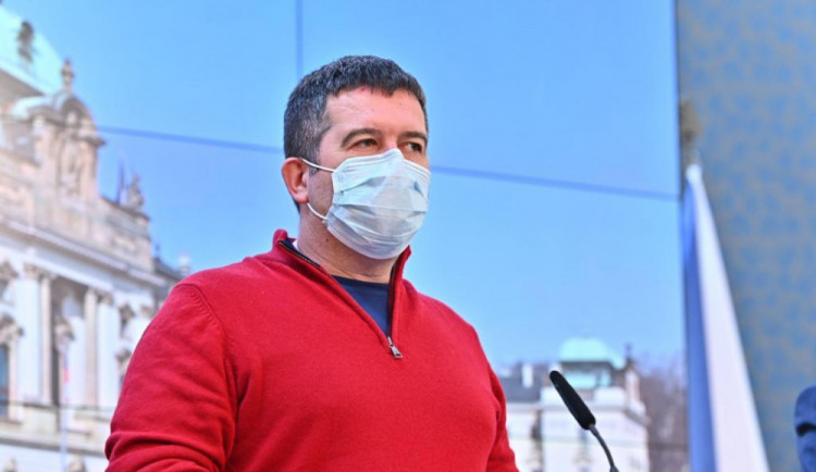 size4-16337972377952-139-size4-16186427031764-139-size4-16176955546309-241-koncem-dubna-by-se-mohly-otevirat-obchody-sluzby-i