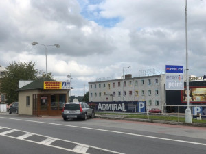 Prodej dálničních známek na hraničním přechodu využívá neznalosti cizinců. Nejsme žádní podvodníci, brání se společnost