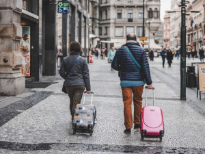 Má Praha zvýšit turistický poplatek? Přečtěte si postoje zastupitelských klubů