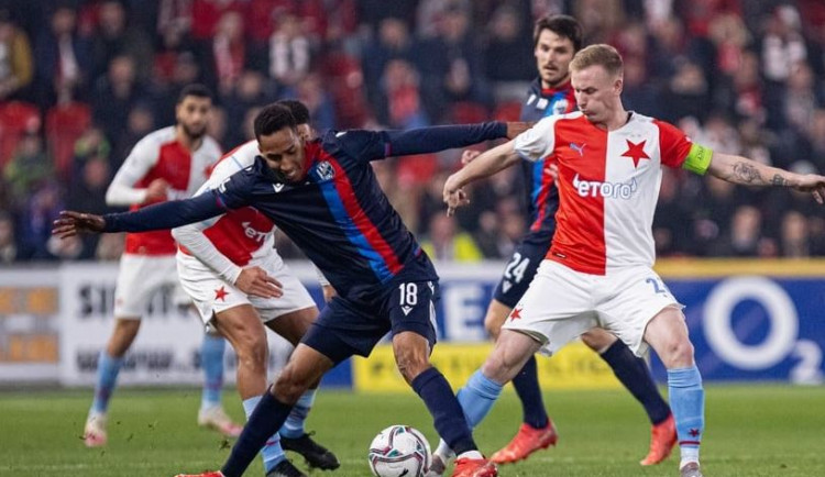Plzeň obvinila Slavii z rasismu. Rozbiju mu obličej, vzkazuje Mosquera slávistickému kouči