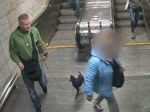 Zloději ukradli spícímu muži v metru psa. Ten byl za několik dní nalezen v zuboženém stavu