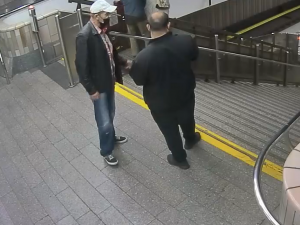 Loupežné přepadení v pražském metru. Cestující přišel o hotovost, kterou měl v kapse