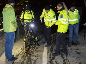 Nebuď jako netopejr! Strážníci pokračují v kontrolách osvětlení cyklistů