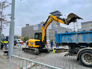 Žižkov prožívá dopravní peklo. Stojí auta, autobusy i tramvaje