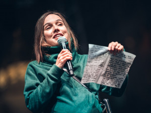 Na Václaváku k lidem mluvil hologram Václava Havla. Podívejte se na záznam