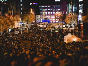 Na Václaváku k lidem mluvil hologram Václava Havla. Podívejte se na záznam