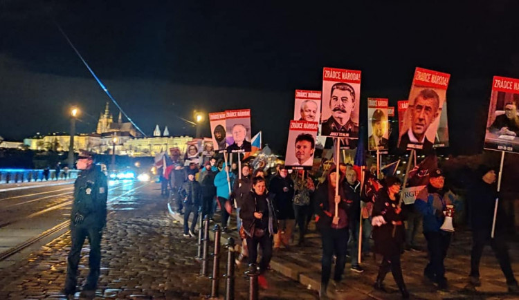 V Praze opět protestovali lidé proti epidemickým opatřením