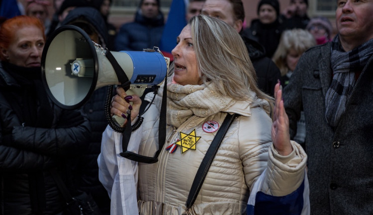 Snímek z jedné z demonstrací.