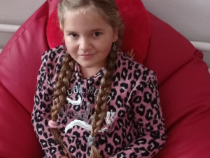 Čtyřletá Zlatuška překonala nádor mozku a chemoterapie. Kvůli němu ale ochrnula