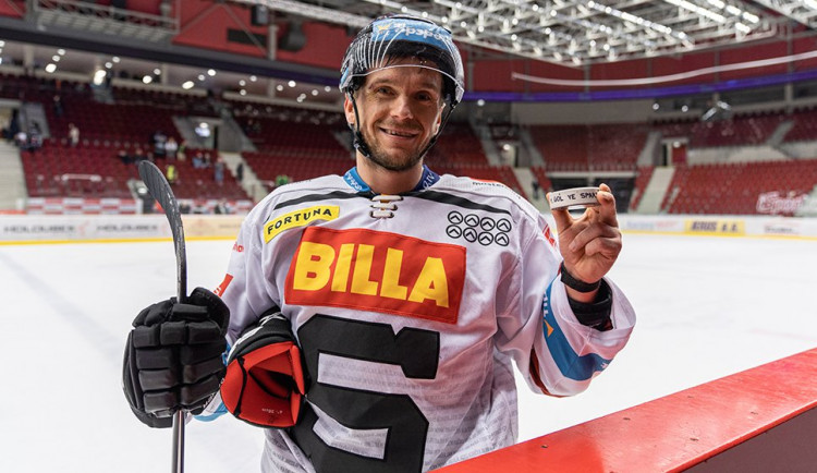 Sparta porazila Karlovy Vary v prodloužení. Svůj první gól za Spartu vstřelil Strnad