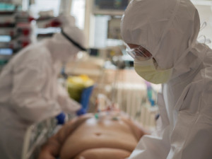 V pražských nemocnicích je téměř vyčerpaná kapacita lůžek s kyslíkem