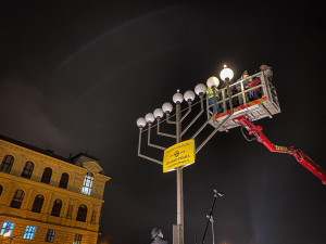 VÁNOCE NA JEDNIČCE: Jediné vánoční trhy v Praze, koncerty a bohoslužba pod širým nebem