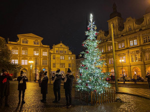 VÁNOCE NA JEDNIČCE: Jediné vánoční trhy v Praze, koncerty a bohoslužba pod širým nebem