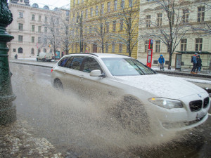 FOTOGALERIE: Praha pod sněhem. Podívejte se na fotky ze zasněženého hlavního města