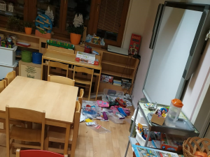 Recidivista se vloupal do školky. Pozorná kolemjdoucí na něho přivolala policii