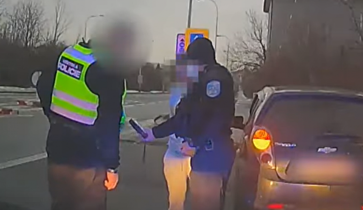 Policisté odhalili opilého řidiče. Nadýchal 1,5 promile