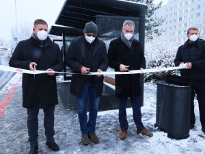 V Praze otevřeli první novou zastávku. Během dvou let jich bude vyměněno sedm set