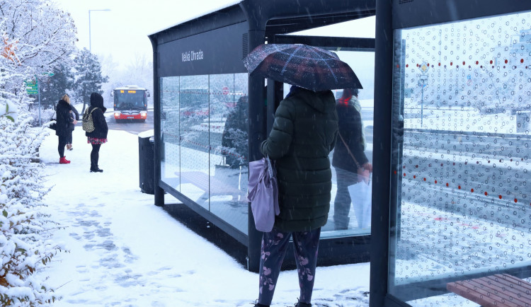 V Praze otevřeli první novou zastávku. Během dvou let jich bude vyměněno sedm set