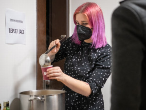 V Praze se otevřelo LGBT+ komunitní centrum. Lidé tu mohou být sami sebou, říkají iniciátoři