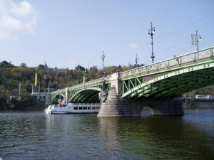 Hydry na Čechově mostě budou chrlit vodu. Město připravuje rekonstrukci stavby