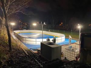 VÁNOCE NA DEVÍTCE: Vánoční domek jako z filmu Sám doma, živý betlém i kluziště