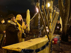 VÁNOCE NA DVOJCE: Zrušené trhy, dvě kluziště a vánoční koncerty