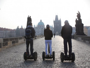 V části Prahy bude dál platit omezení elektrických vozítek segway