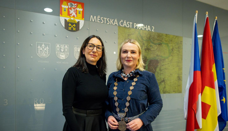 Ministryně obrany Jana Černochová odešla z funkce starostky Prahy 2.