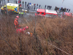 Z vyšehradských hradeb se zřítil muž, pokus o sebevraždu přežil