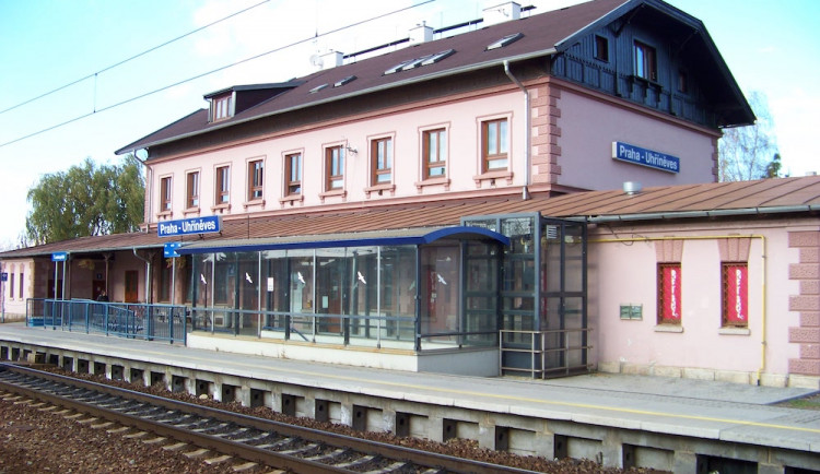 Okolí nádraží v Uhříněvsi se promění, radnice nyní hledá architekty