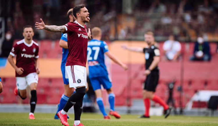 Záložník Karlsson odchází ze Sparty. Posílí japonský klub Urawa Red Diamonds.