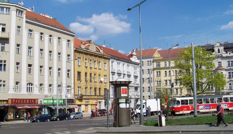 Náměstí Bratří Synků se dočká obnovy, Praha chystá soutěž na novou podobu