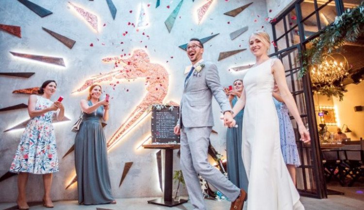 Nezapomenutelná pražská veselka. Moderní, romantická i zcela netypická svatební místa v Praze