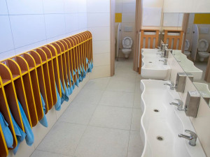 Školka U Vršovického nádraží je opravená. Má nové přístavby i keramickou pec