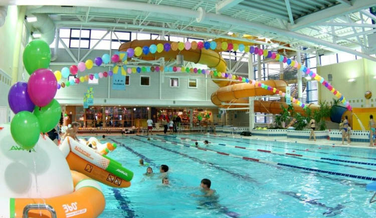 Milovníci plavání mohou jásat: Po problémech znovu otevřou letňanský bazén