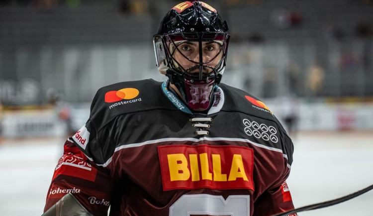 Machovský pustil kuriózní gól přes celé hřiště. Sparta prohrála 1:5