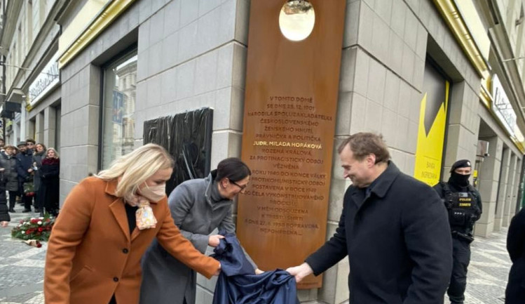 Prague 2 ceremoniously unveiled the memorial plaque to Horáková.  I studied the executed lawyer at Dvojka