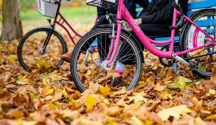 Sdílená kola zůstávají na Lítačku zdarma. Zájemci přibývají každý den