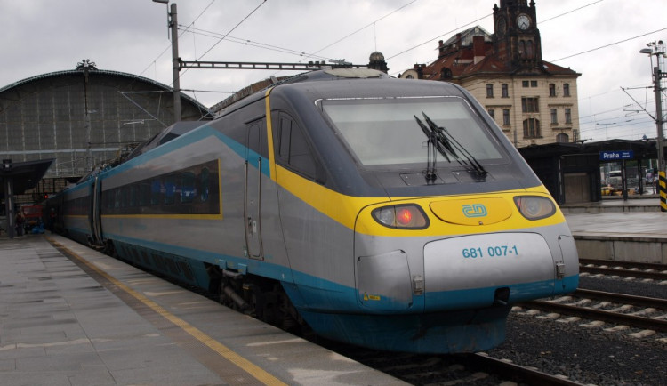 České dráhy omezí provoz vlaků pendolino mezi Prahou a Ostravou. Na vině je koronavirus