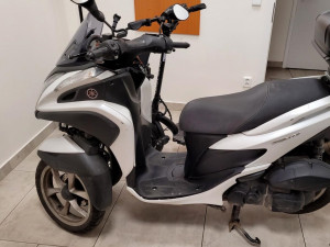 Lupiči, kteří z obchodu s hodinkami ukradli zboží za miliony, patří k organizovanému gangu. Policie žádá o pomoc