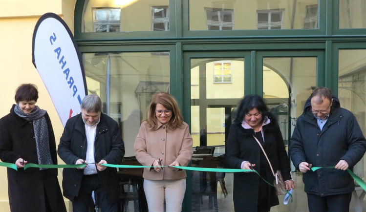 Praha 5 zrekonstruovala hlubočepský Raudnitzův dům. Vzniklo 22 bytů s pečovatelskou službou