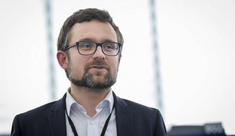 Europoslanec Peksa vyzývá k bojkotu olympiády. Čekám, co s tím udělají „známé firmy“, říká