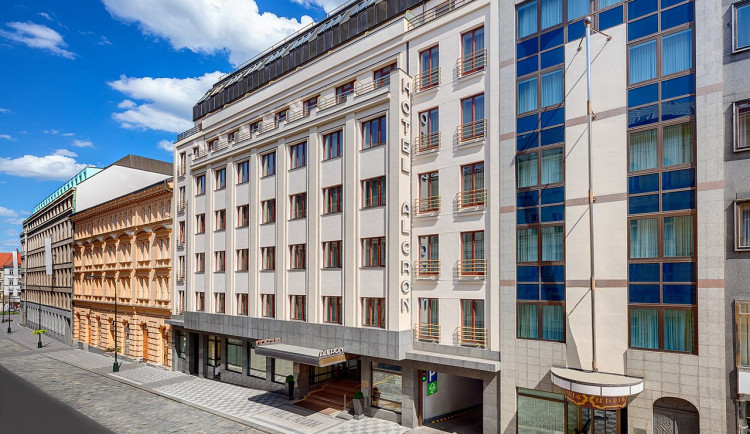Konec jedné éry hotelu Alcron. Majitelé investovali zhruba půl miliardy do rekonstrukce a oživení gastronomie