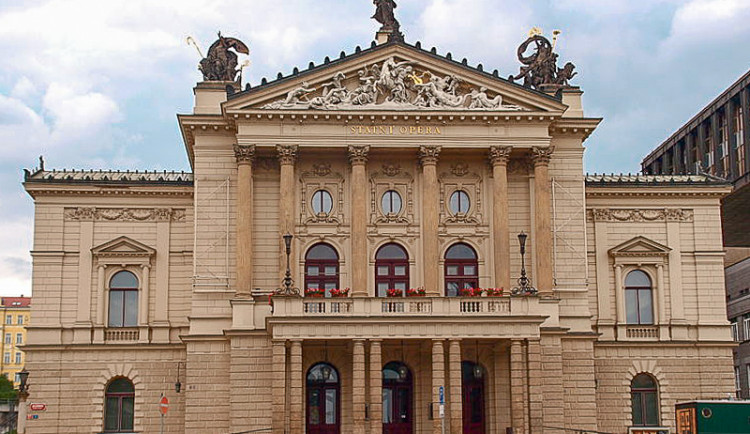 Před 30 lety se v Praze konal první obnovený Ples v opeře. Středem pozornosti byla Ivana Trumpová