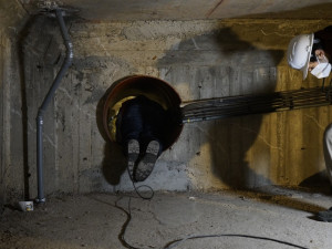 Barrandovský most je ve špatném technickém stavu. Podívejte se do jeho útrob