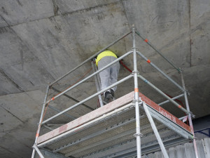 Barrandovský most je ve špatném technickém stavu. Podívejte se do jeho útrob