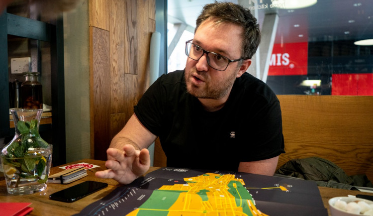 Skripta Vysoké školy života? Určitě nebyla myšlena elitářsky, říká autor Pavel Fuksa